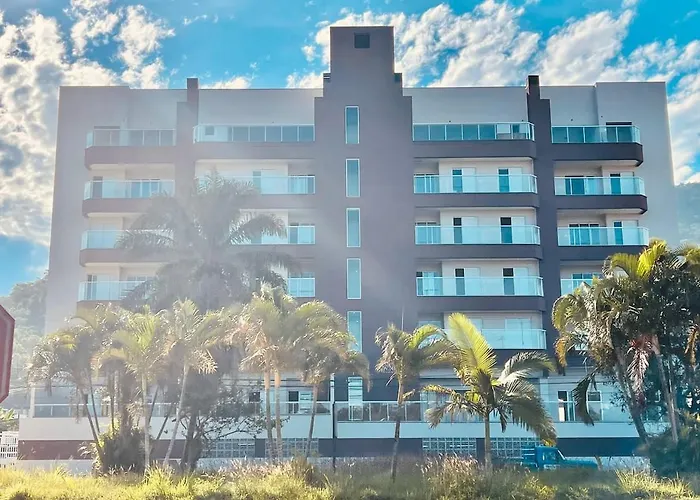 Apto à poucos passos da praia e Vista Mar-Toninhas Ubatuba